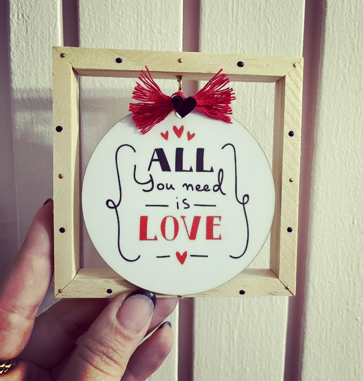 Ξύλινο Διακοσμητικό «all you need is love» - Image 2
